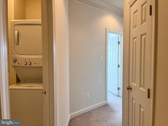 Building Photo - 5605 Harrington Falls Ln