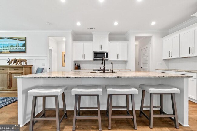 Building Photo - 1100 Hidden Hills Cir