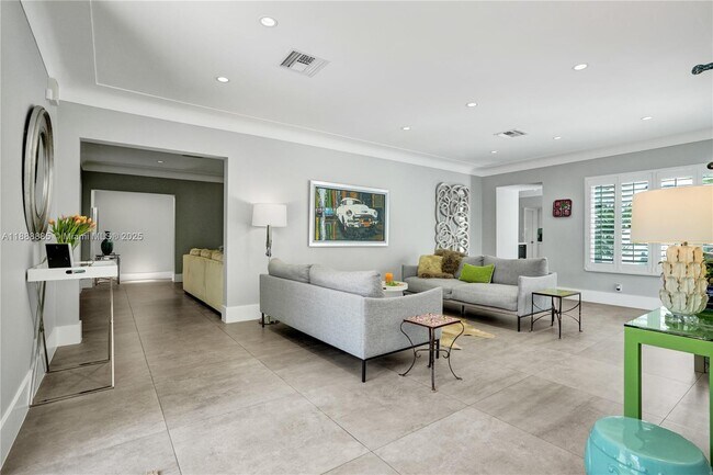 Building Photo - 4705 Granada Blvd