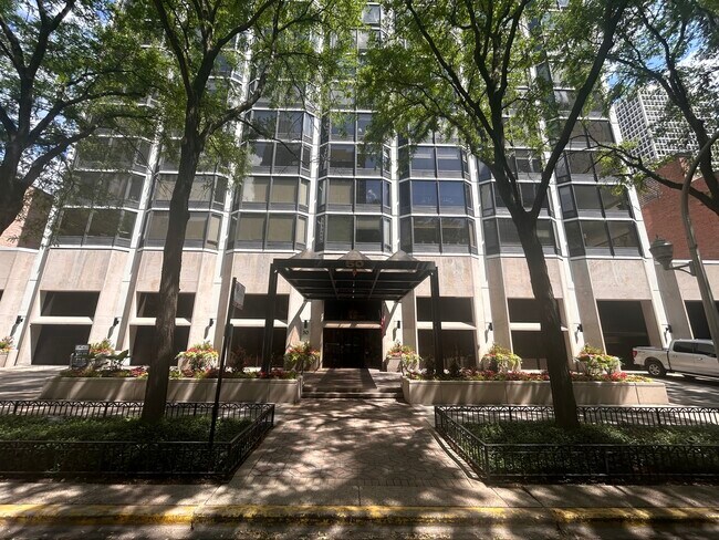Primary Photo - 50 E Bellevue Pl