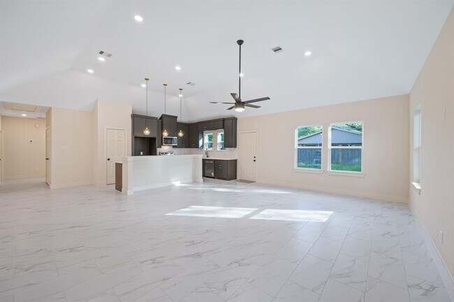 Building Photo - 16346 Summer Dawn Ln