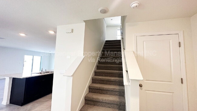 Building Photo - 2926 Rock Sound St