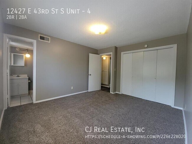 Building Photo - 12427 East 43rd St S