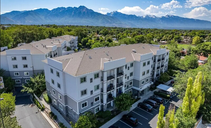 Building Photo - 1156 E St