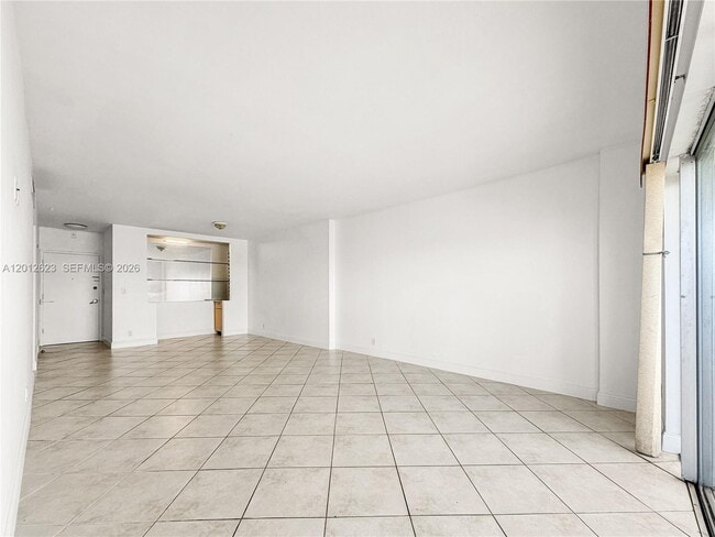 Building Photo - 1455 N Treasure Dr