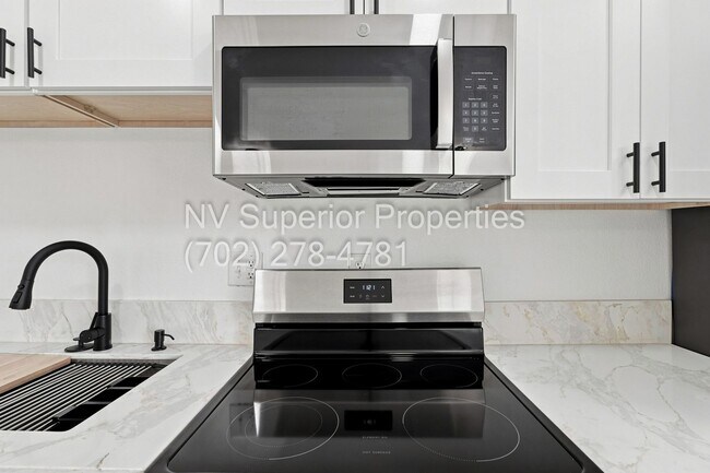 Building Photo - 3111 Bel Air Dr