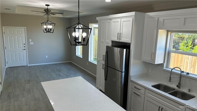 Building Photo - 15 Chapa Ave