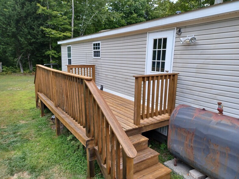 Building Photo - 1284 Hill Rd