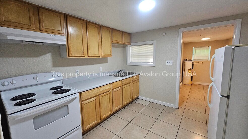 Building Photo - 9831 Ridge Blvd