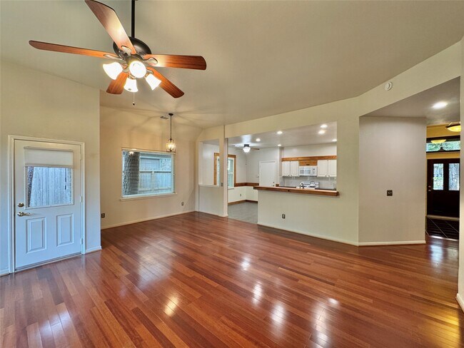 Building Photo - 42 Tranquil Glade Pl