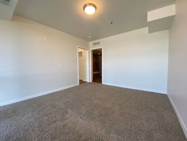 Building Photo - $2,575 | 1 Bedroom, 2 Bathroom Condo | Pet Friendly* | Available for Immediate move-in!