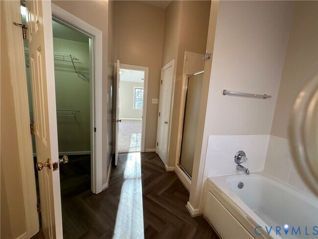 Building Photo - 5219 Scotsglen Dr