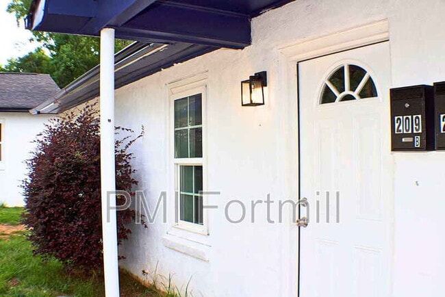 Building Photo - 209 Friedheim Rd