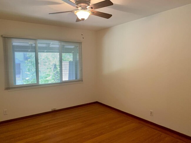 Building Photo - 1 bedroom in Menlo Park CA 94025