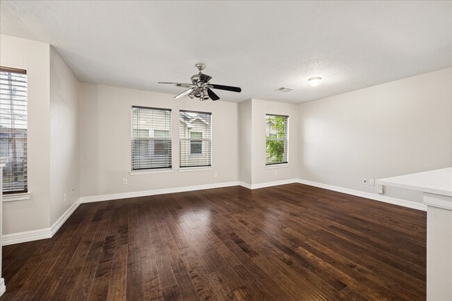 Building Photo - 1510 Robin St