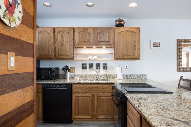 Building Photo - Available now!  Year lease!   POOL, Two Be...