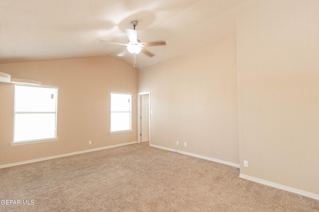 Building Photo - 14529 Jesus Almeida