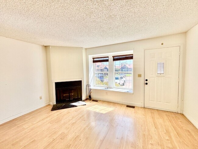 Building Photo - 17315 E Rice Cir
