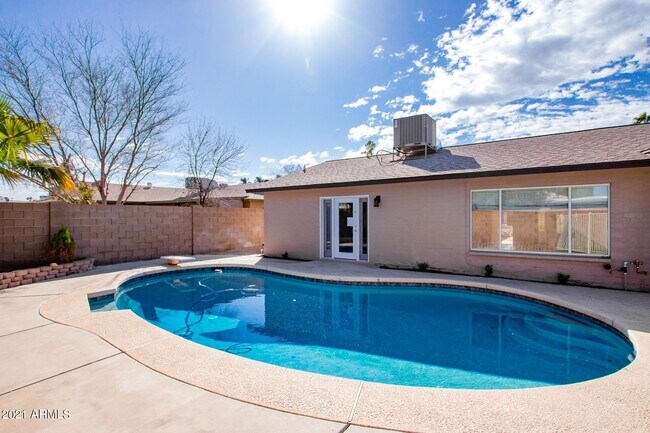 Building Photo - 5138 W Desert Cove Ave