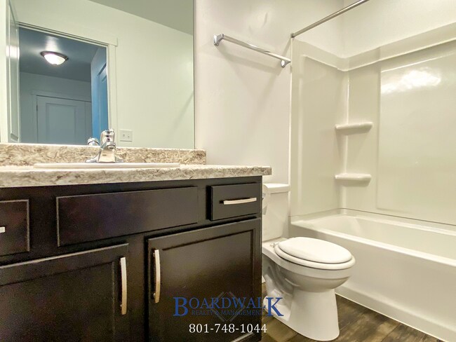 Building Photo - Beautiful 3 Bed 2 Bath Herriman Townhome!