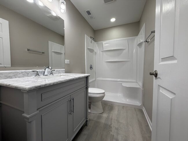 Building Photo - 337 Woodland Dr