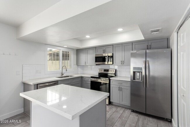 Building Photo - 1586 West Campbell Ave