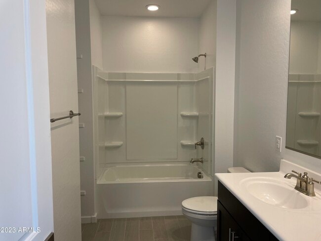 Building Photo - 17401 W Red Fox Rd