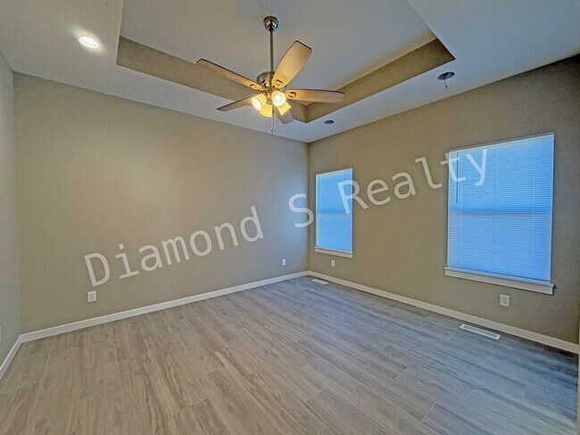 Building Photo - New Construction!  Gorgeous Home with All The Things!