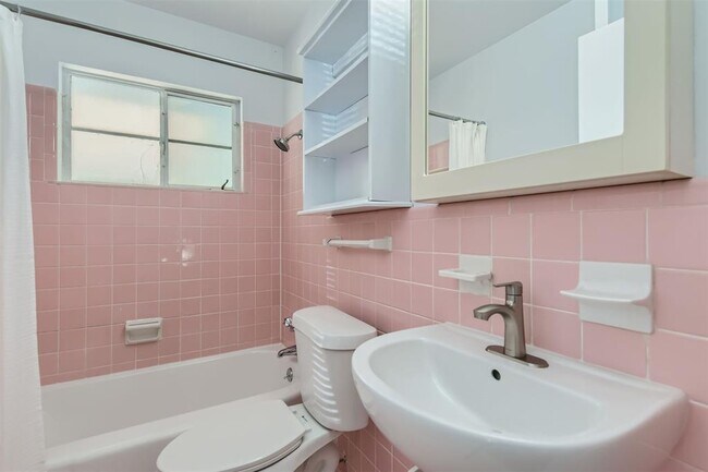 Building Photo - 1508 Ridgemont Dr