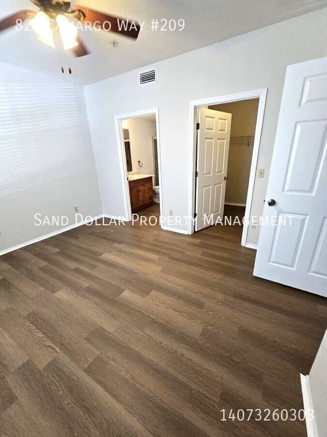 Building Photo - Wonderfully renovated 2nd floor condo in a...