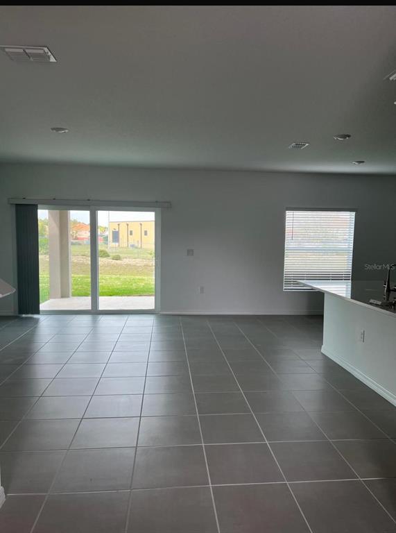 Building Photo - 4725 Vellacito Way