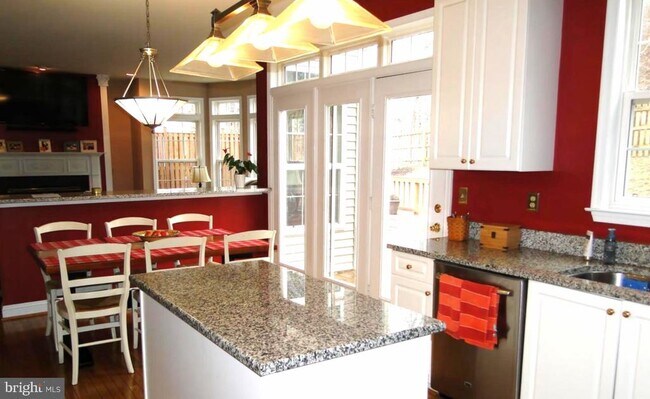 Building Photo - 2009 Willow Glen Ct