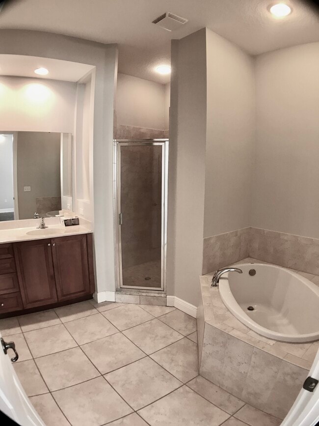 Building Photo - 1308 Lake Baldwin Ln