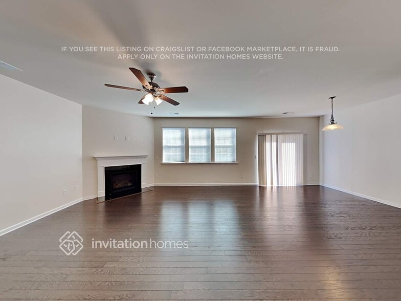 Building Photo - 13422 Hyperion Hills Ln
