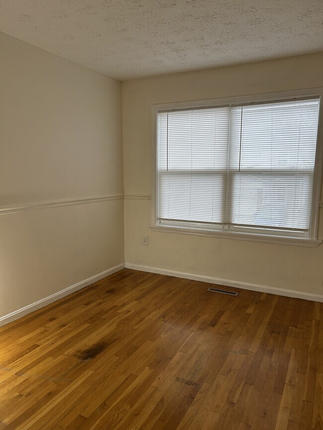 Building Photo - 46354 Columbus Dr