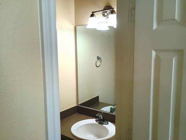 Building Photo - 23862 Pebworth Pl