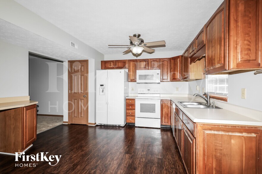 Building Photo - 10087 Palmaire Pl