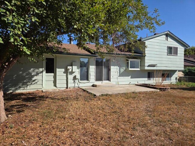 Building Photo - Inviting 3-Bedroom Home with Expansive Backyard on a Peaceful Cul-de-Sac | Available July 10
