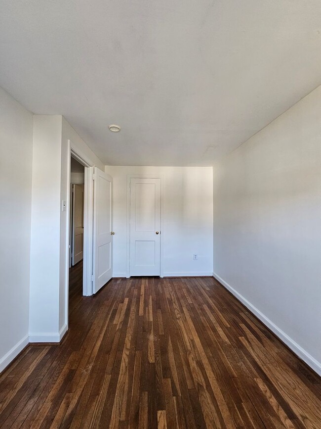 Building Photo - 1041 St Joseph St