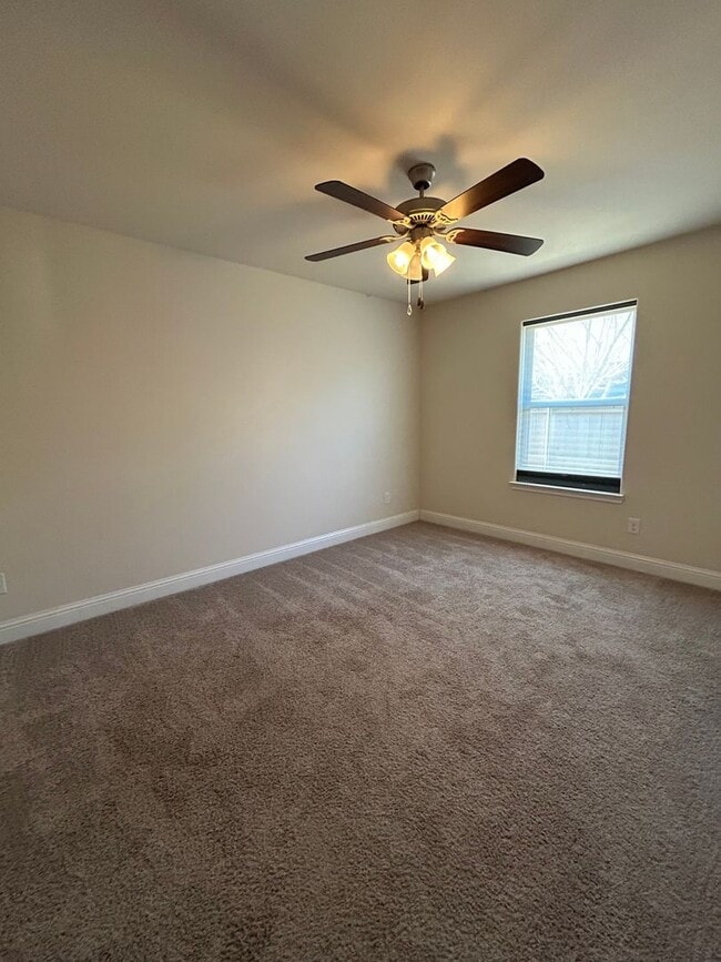 Building Photo - Beautiful 4 Bedroom Home in Northpark!