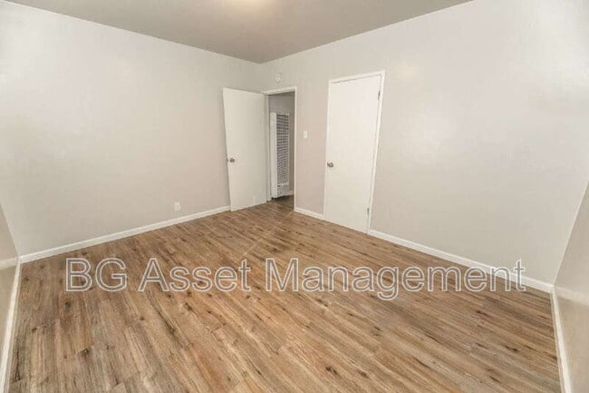 Building Photo - 22815 Grand St