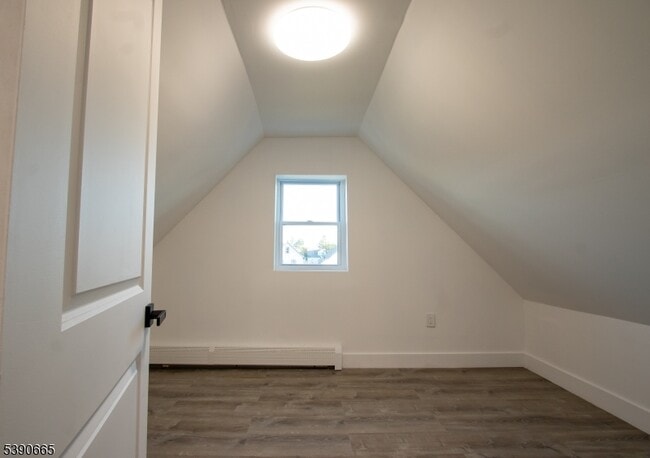 Building Photo - 84 E Clifton Ave