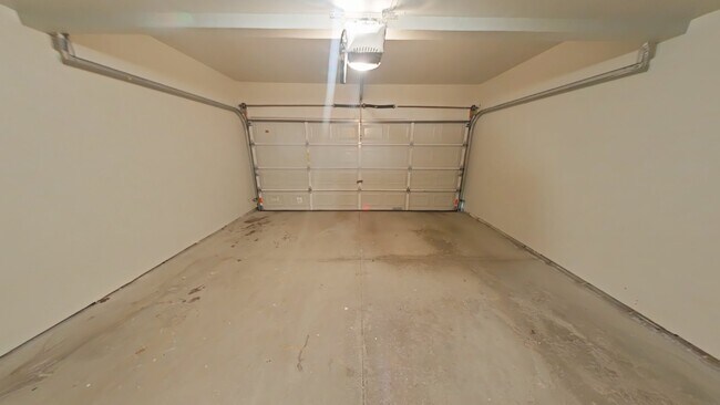 Building Photo - "Chic Sterling Heights Condo: 2 Bed, 2 Bat...