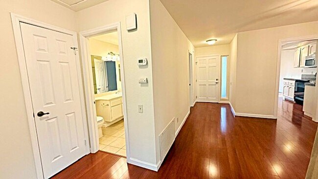 Building Photo - Charming, 2BD/2BA, Single-Story TH in Crow Canyon Country Club in Danville- Available NOW!