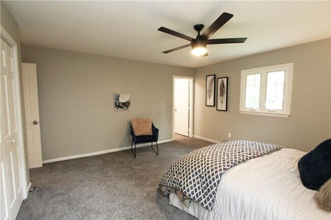 Building Photo - For Rent fully renovated 3BD 2BA Ranch home in Carmel, IN