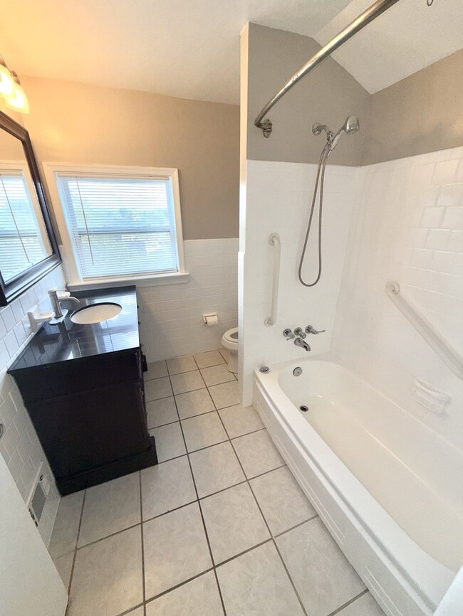 Building Photo - 3211 St Lukes Ln