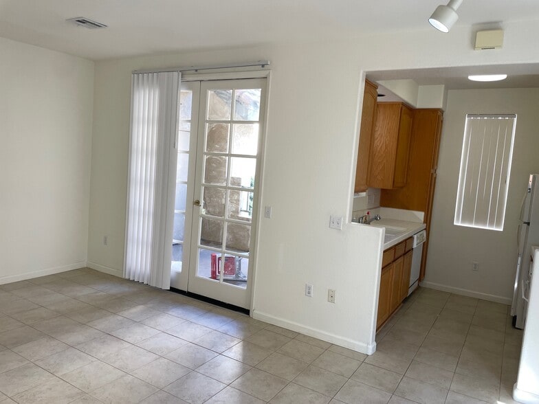 Living room - 8664 New Salem St