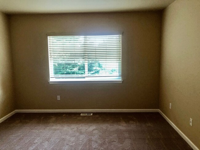 Building Photo - Kent Duplex