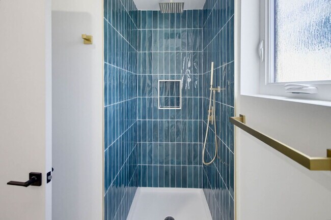 Building Photo - New Construction with Private Patio Walking Distance to Mission Bay