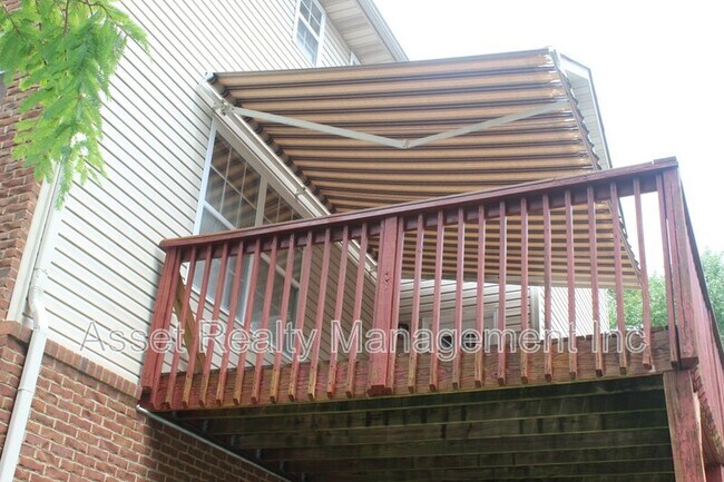 Building Photo - 8334 Bay Gardens Ln